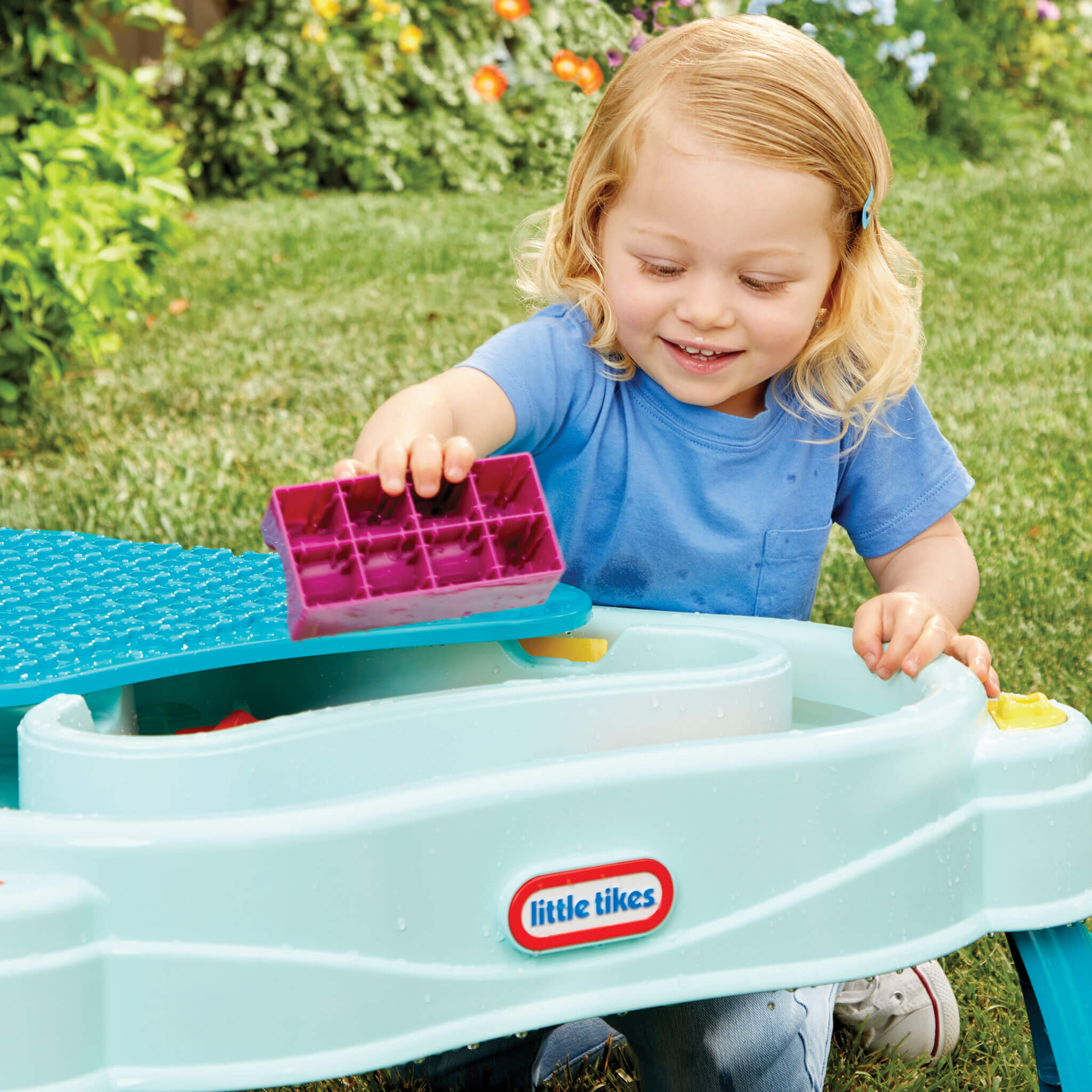Little Tikes Build & Splash? Water Table with 50+ Accessories - Image 4