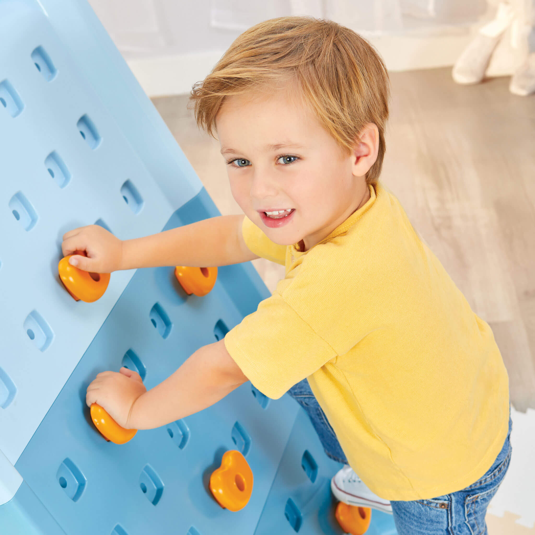 Little Tikes Campin' & Climb Wall - Image 4