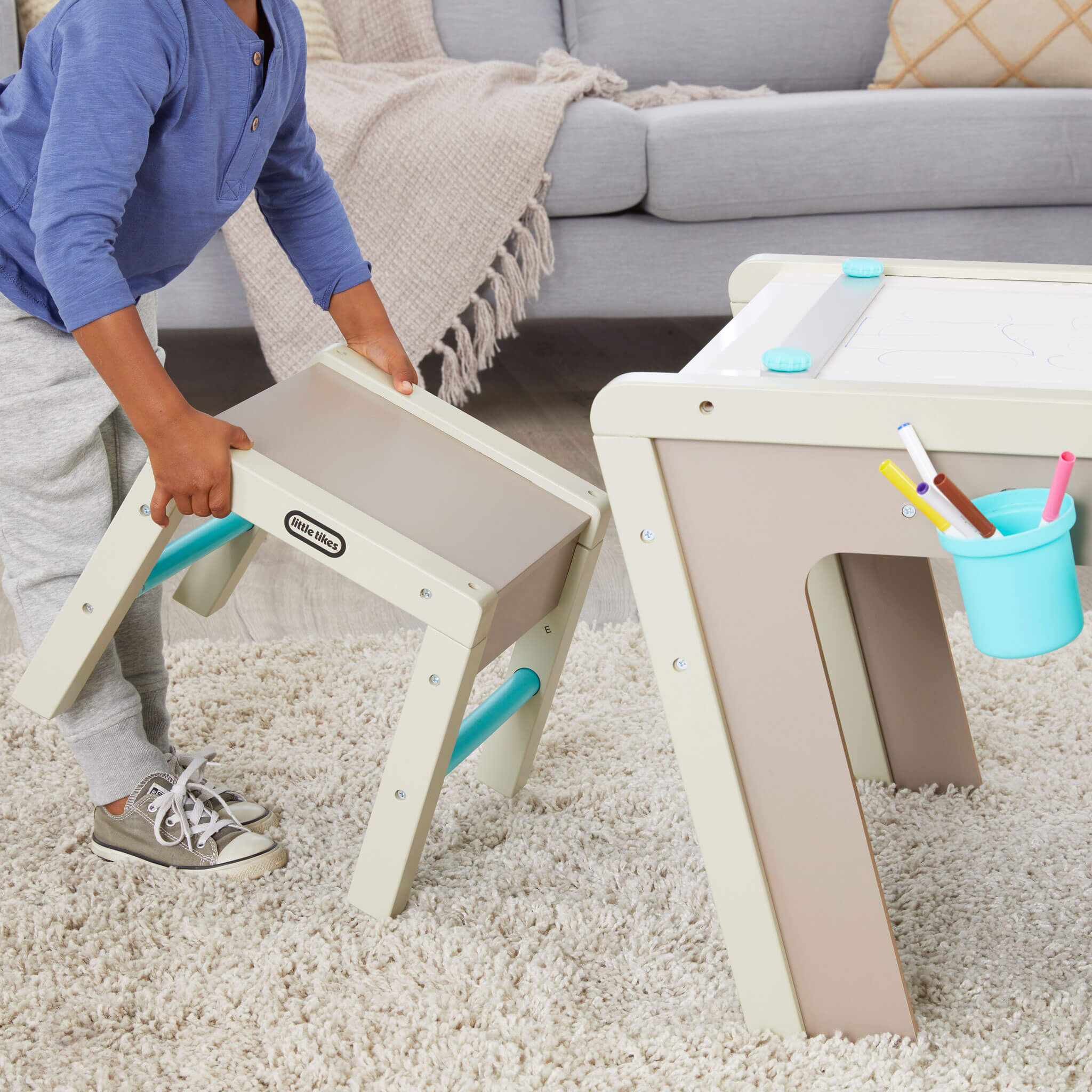 Little Tikes 2-in-1 Easel and Art Table - Image 6