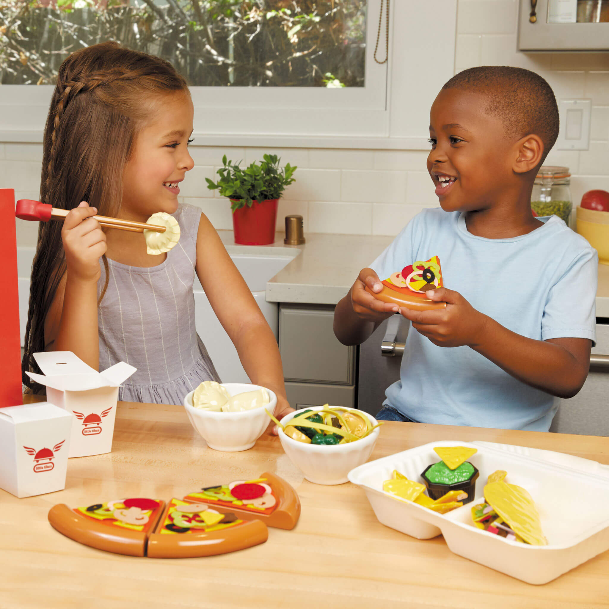 Little Tikes First Food Delivery Set - Image 2