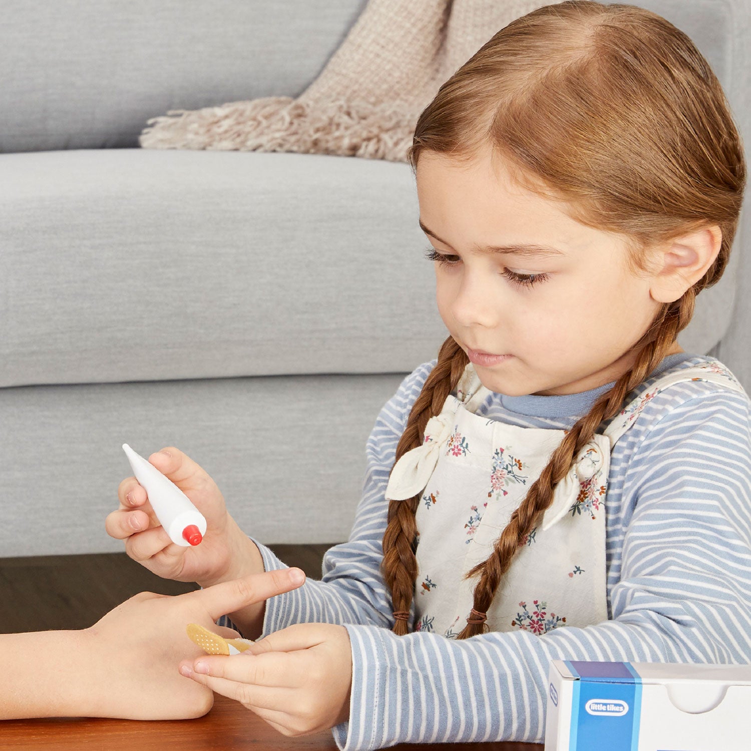 Little Tikes First Aid Kit - Image 4