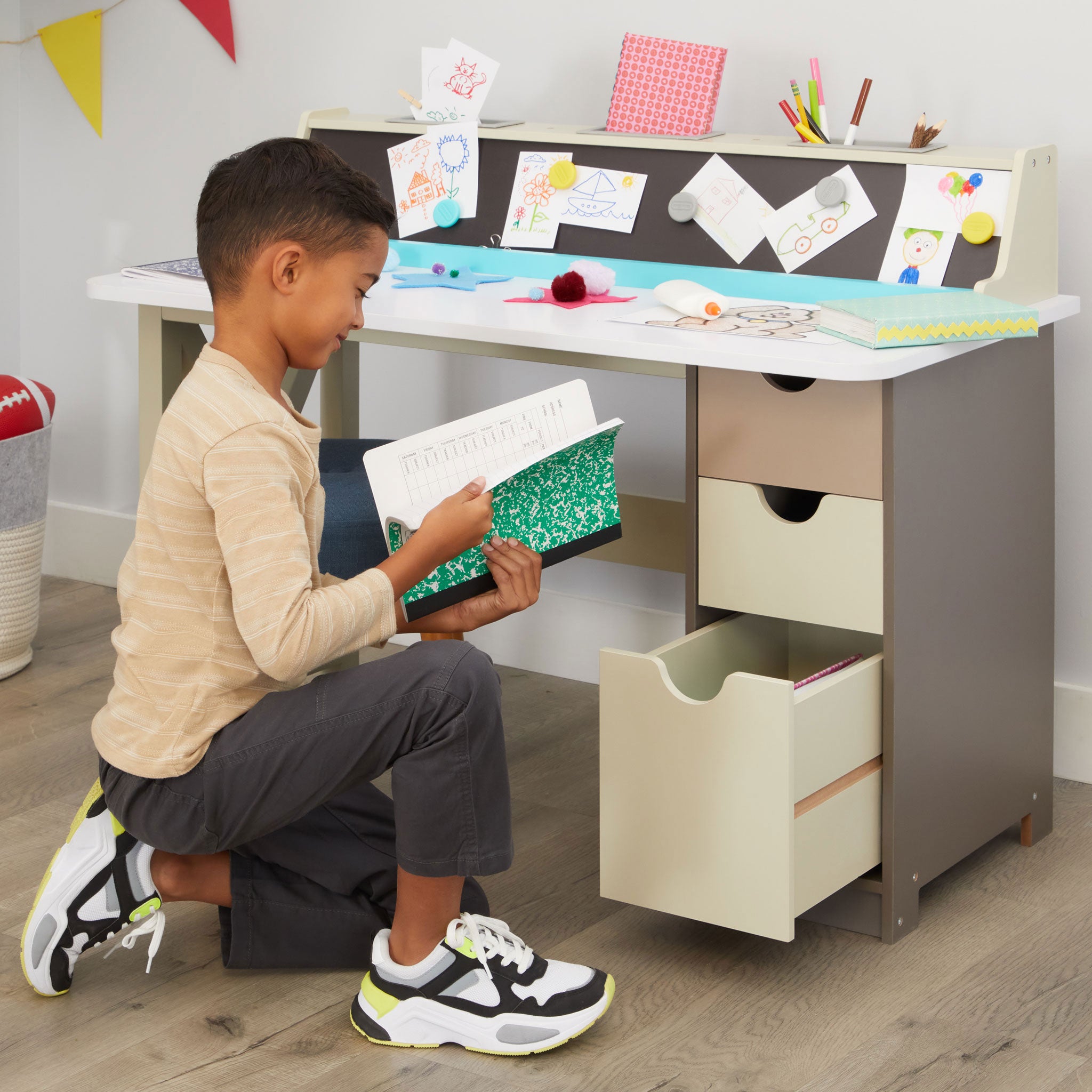 Little Tikes 2-in-1 Chalkboard Desk - Image 3